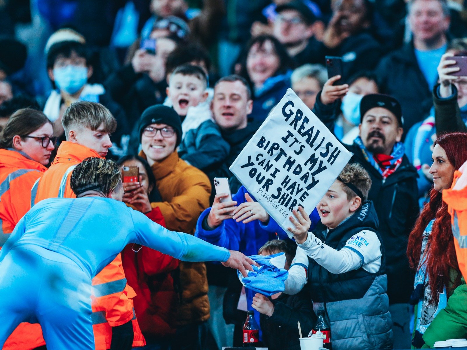 这位年轻且 这位年轻且