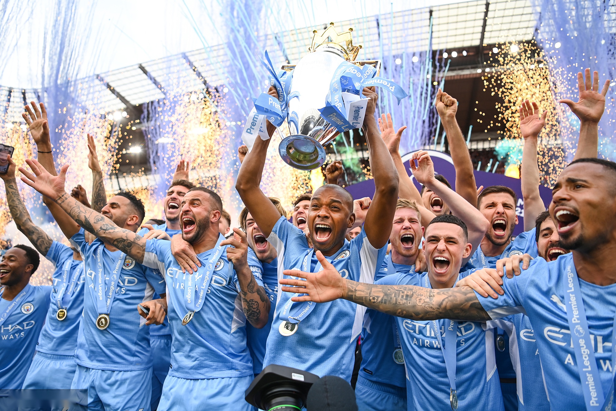 联盟炙手可 联盟炙手可